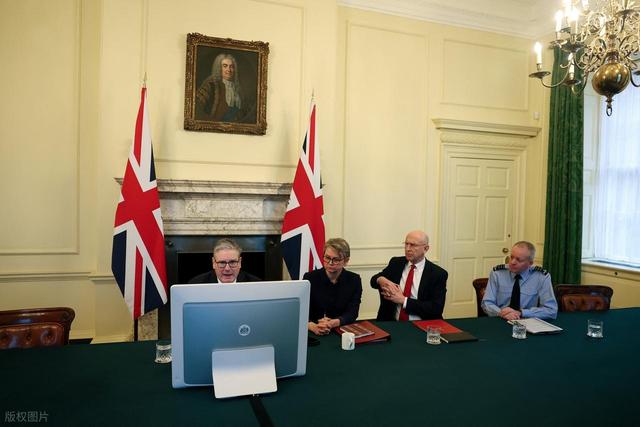 英国养老基金抛售美股释放何信号