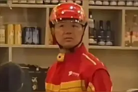 京东外卖工服配色撞衫猪猪侠，网友喊话刘强东出联名服，猪猪侠官博回应图片