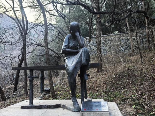 冬日樱桃沟：寒枝写意，尽是生机——探访一二·九运动纪念地有感