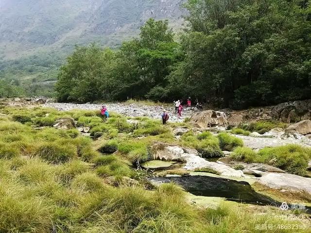 从苍木岭到小关岭，两次秦岭避雨，我们到底丢了多少乡村温情