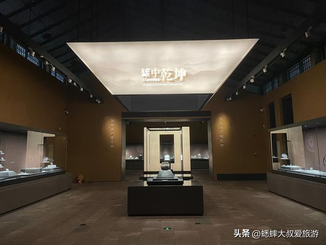 快来杭州“封神级”公园吧，参展、爬山、观塔齐全，很怕它火起来