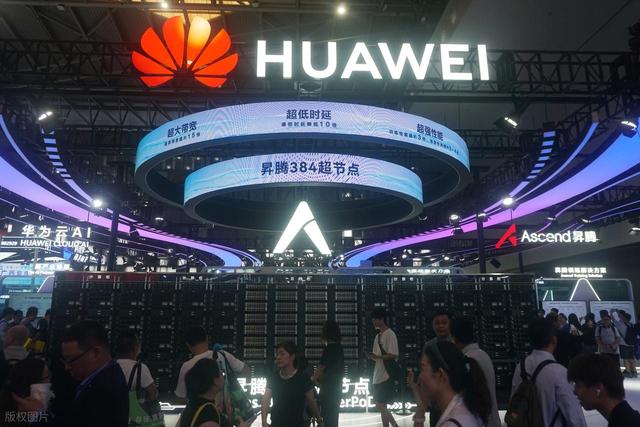 黄仁勋动真格了？英伟达或退出中国，美媒：特朗普毁掉美唯一优势