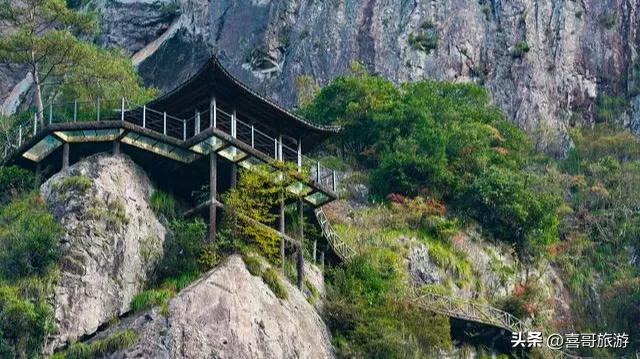 鹞子寨:张家界绝壁之巅的惊魂盛宴