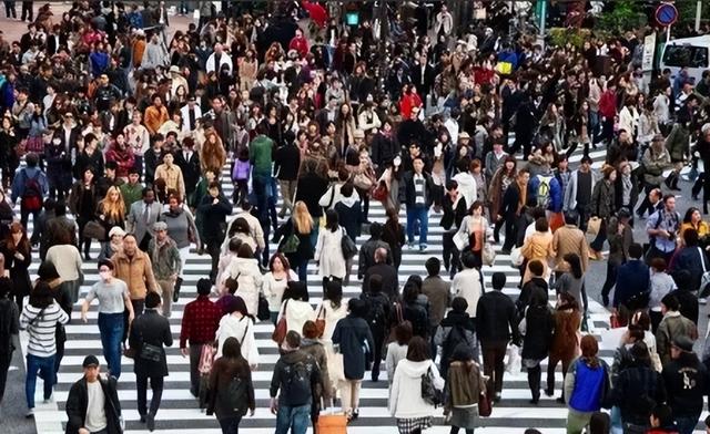 全国出生人口断崖：21年1062万人，24年954万	，25年令人意想不到