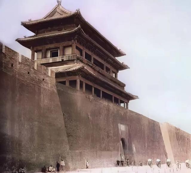 太壮观了吧——100年前北京城墙影像	，如果都还在，会是啥样？