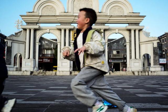 这个“名牌加身”的西南山城，正适合淡季来玩！