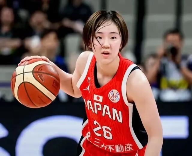 女篮离队第一人！宫鲁鸣也留不住，19+7+7比李梦还能打可惜啊