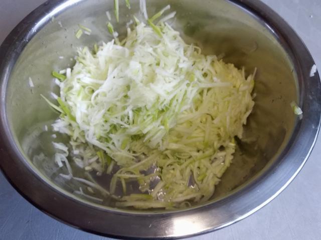 立冬吃饺子，建议大家：少吃白菜芹菜，多吃4样，应季营养补嘴空