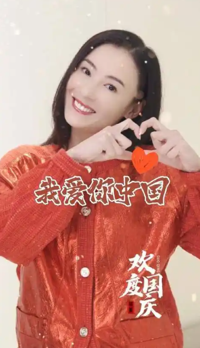 谢霆锋也没想到，张柏芝会因阅兵当天的一特殊举动，实现口碑暴增