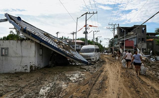 菲律宾台风伤亡惨重，美日澳盟友集体沉默，马科斯宣布紧急状态