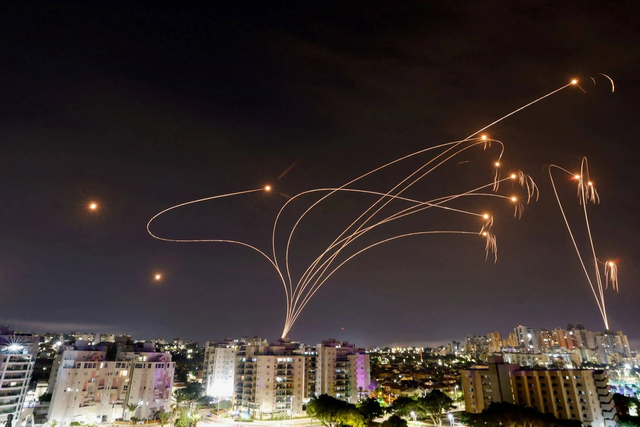 特朗普刚抵达达沃斯，50架大运升空	，美军将在中国春节前开打？