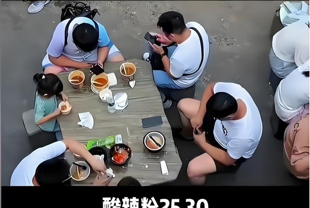 人山人海只看不买，年轻人报复性白嫖，景区赚不到钱了？