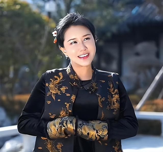 “三级片女星”嫁农村小伙，老公回应：不介意过去都是艺术！