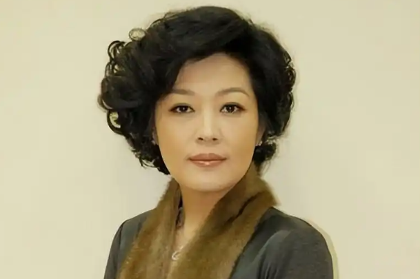 80岁何庆魁不再隐瞒，坦言与赵本山的“真实关系”，宋丹丹说对了