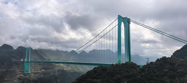 贵州建世界第一高桥！跨80公里峡谷，企业运货省2小时降成本