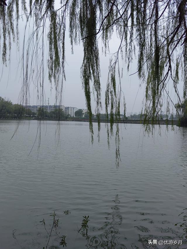 襄阳古城汉江风景很美