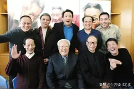 苏文茂稳坐C位，杨少华田立禾分坐两边，马志明魏文亮只能站后面图片