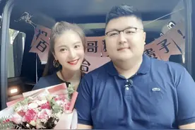 突发！曝网红“猴哥说车”婚变，妻子何钰欣透露原因，斥责其三不图片