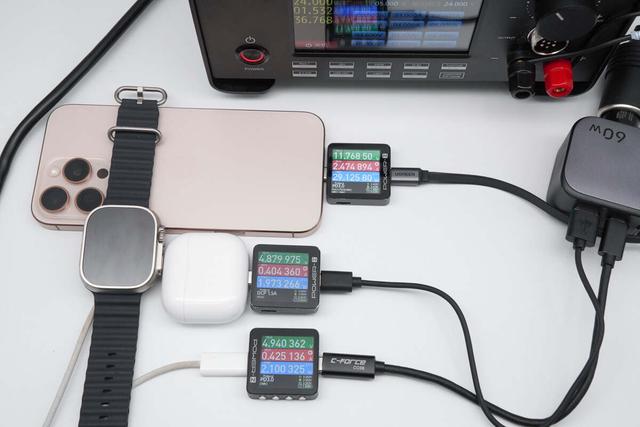 绿联 60W 伸缩线车载快充评测：全协议覆盖，手机平板都能 “喂饱”