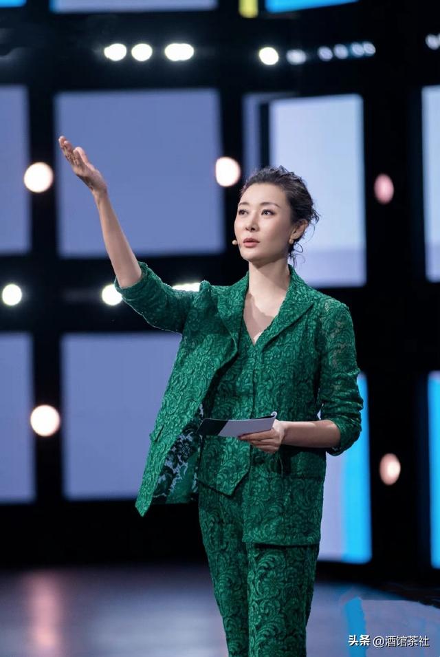 爷爷开国上将，爸爸副参谋长，家世显赫的她53岁却没生下一儿半女