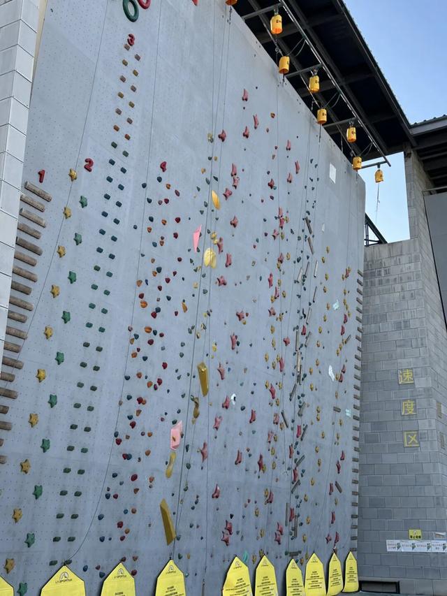 是时候去石景山首钢园燃烧你的卡路里了！