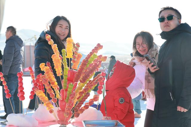 第三届“冰雪嘉年华·醉美红石崖”2025红石崖冰雪文化旅游季开幕