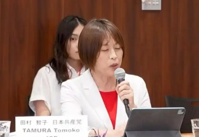 沉寂1天	，高市早苗终于签字，日本砸9万亿反华，解放军动作更大