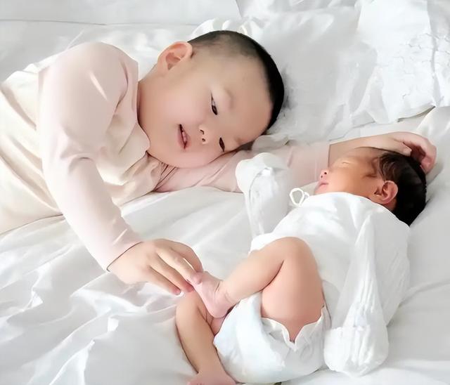 2020年，我国男性比女性多3502万，如今刚过5年，差距令人意外