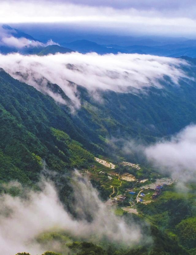 云梦周刊丨雾中寻娥皇殿