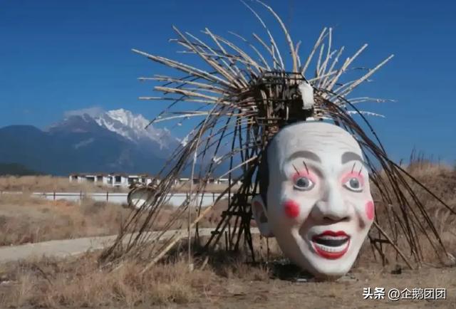 丽江“荒野之国”陷争议:是废铁童话还是视觉灾难?网友炸锅了!