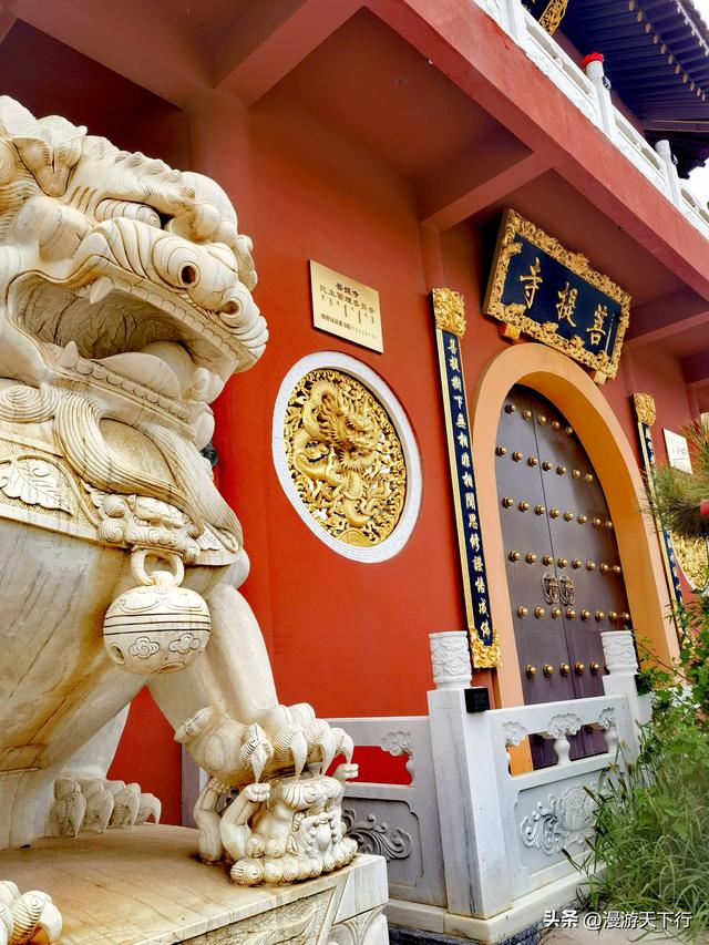 锡林浩特的两座寺院让我长见识了，佛教博大精深