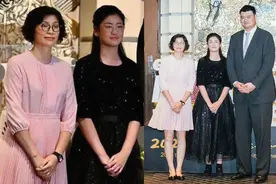 姚明女儿个头直奔2米！超过叶莉了，戴眼镜好斯文，满满书生气图片