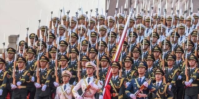 没想到九三阅兵才过去4天，令人担心的事情就在唐国强身上发生了