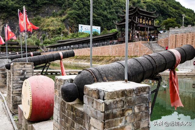 湖南湘西古城苗寨景观