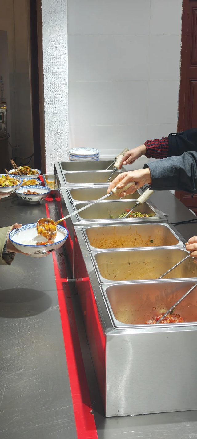 成都地铁10号线直达的小众银杏观赏地，自助美味斋饭好吃到爆！