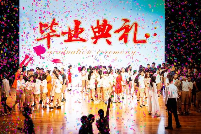 师生情：一只“搞笑”老师的奇妙课堂之旅