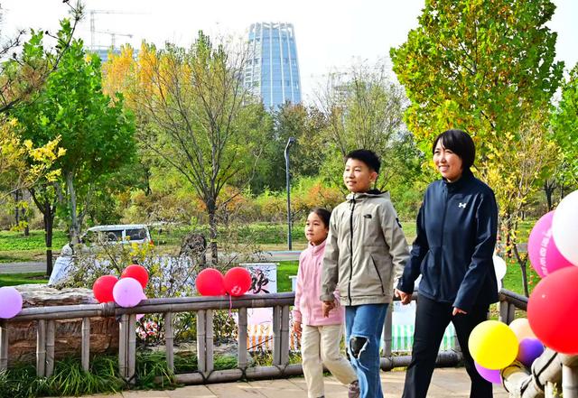 雄安建设者拍雄安丨漫步绿谷 感受生活