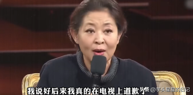 66岁倪萍现身长沙，脸部僵硬凹凸不平，眼睛浮肿严重，老到认不出