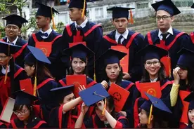 今年新规定？在越南，身高成大学录取门槛，身材矮小的人没学上图片