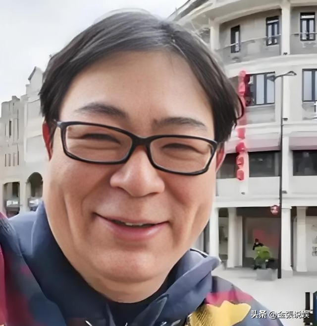 贪财又好色！德不配位的几位老艺术家，诠释了人前一套，背后一套