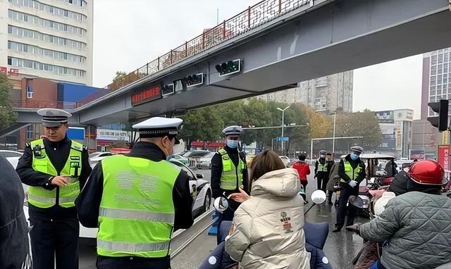 2月1日起，电动车	、三轮车、四轮车上路“3罚4禁”新规！处罚明确
