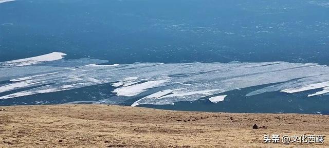 西藏只有坐上火车才能看到的湖泊！却是无数人的入藏第一湖！