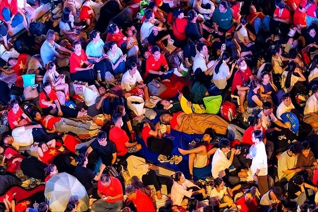 为庆祝大阅兵，越南每人发10万现金，要求4天内发齐，让民众受益