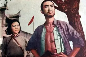 他主演《洪湖赤卫队》爆红，因癌病逝，妻子也是著名演员图片