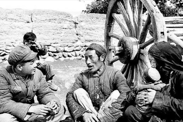 63年国庆，毛主席见到一少尉排长忽然问道：就是你“口出狂言”啊