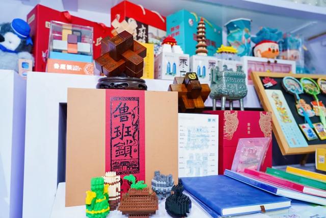 滕州文旅武汉博览会收获丰硕，文创产品出彩，展区人气爆棚
