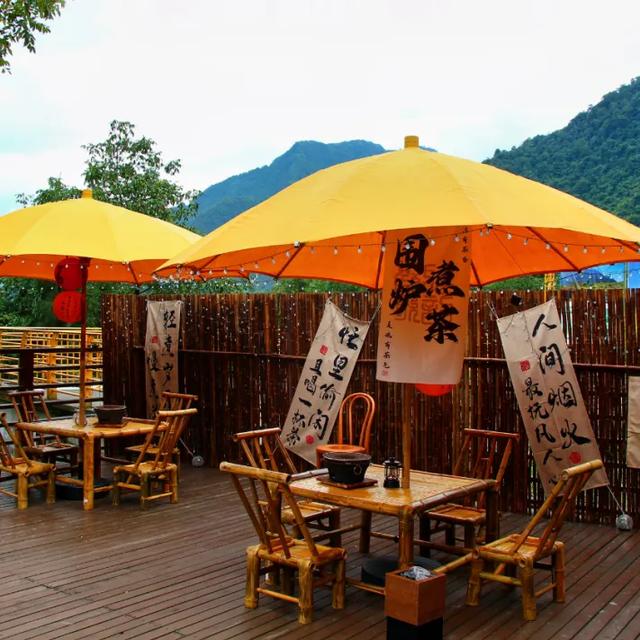 致谢师恩，踏秋出游！黑竹沟景区祝所有教师节日快乐！