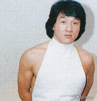 善恶终有报，把儿子养废，任由私生女拾荒的成龙，终为荒唐买单
