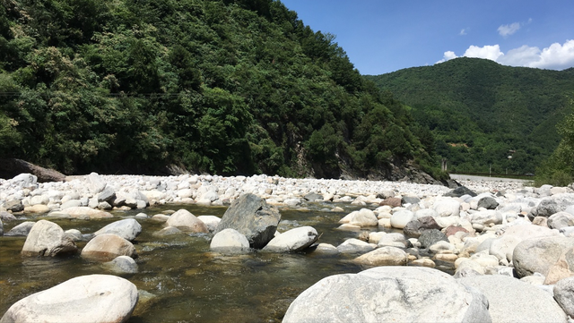 36岁资深户外爱好者速穿鳌太线，下撤途中出现幻觉，执意返回大梁