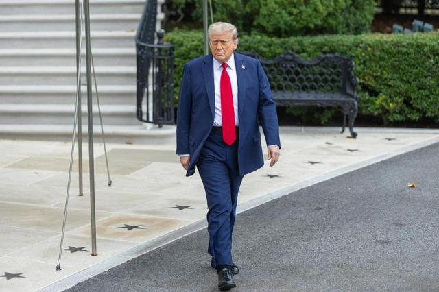 印度移民双面刃，谷歌CEO是他们，公共喷泉洗澡也是他们！